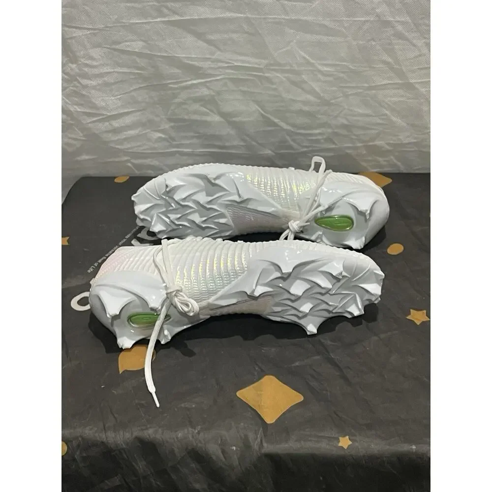 New Men’s 11.5 Under Armour Blur Pro 3028220-100 White Lace Up Football Cleats